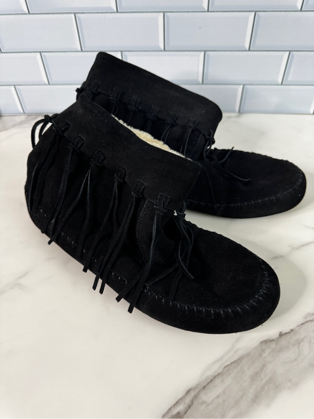 Lucky Brand Womens Size 10 Black Suede Fringe Faux Fur Lined Moccasin Ankle Boot